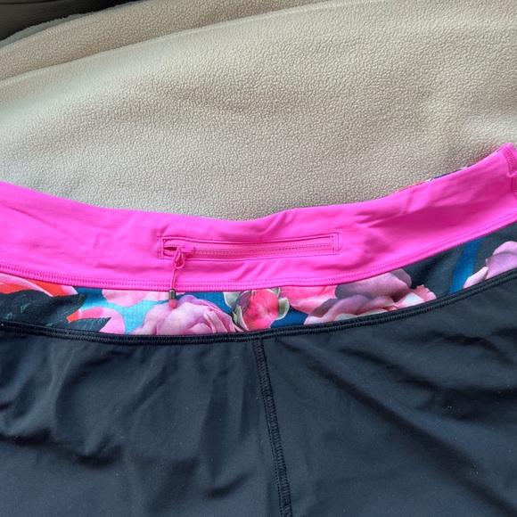 Lululemon Woman shorts - Picture 4 of 4